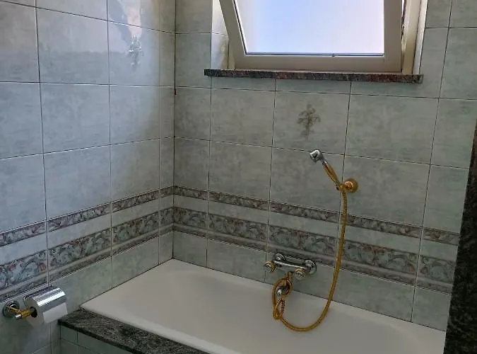 Life בית הארחה 3*